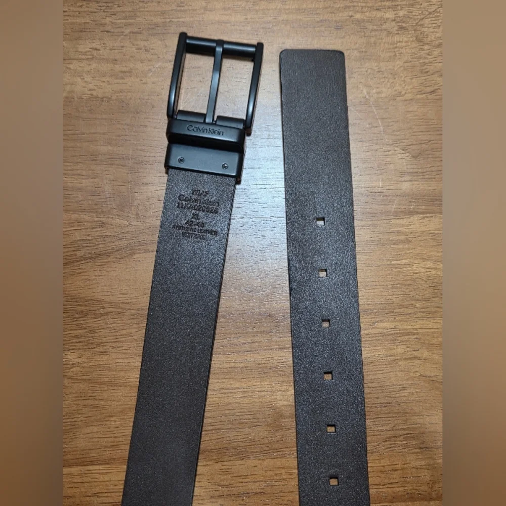 Calvin Klein Reversible‎ Black Belt – Men's Size XL (42–44) – Matte Buckle